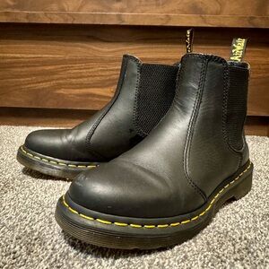 Women’s Black Dr Martens 2976 Chelsea Boots Size 7